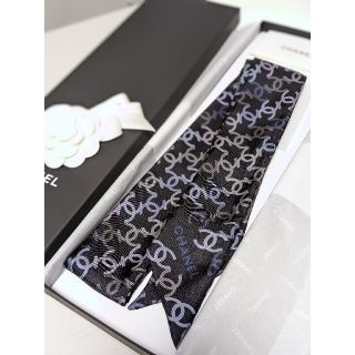 最初の 犬柄シャネルCHANELバンダナ未使用未開封カメリア紙袋付