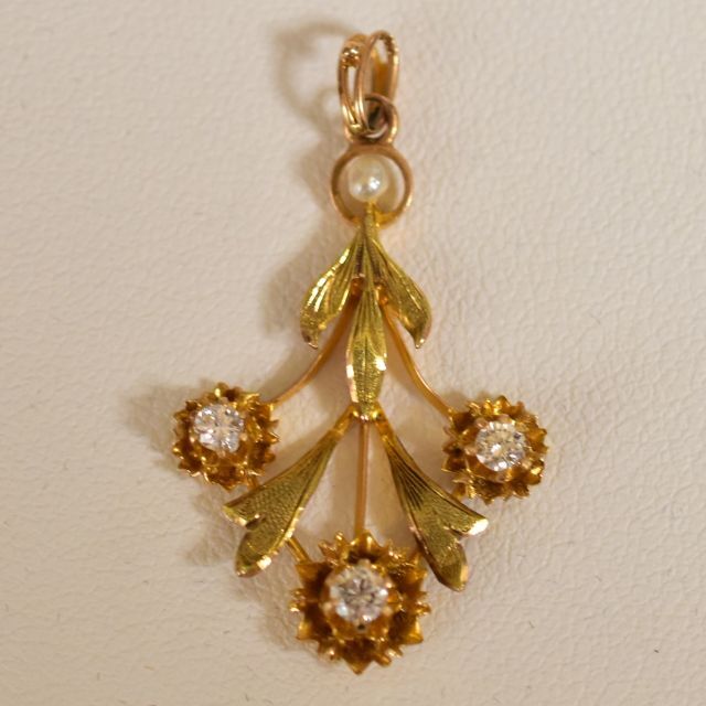 日本製 アンティーク 天然ダイヤモンド3石と天然真珠のペンダントトップ K14刻印 チャーム