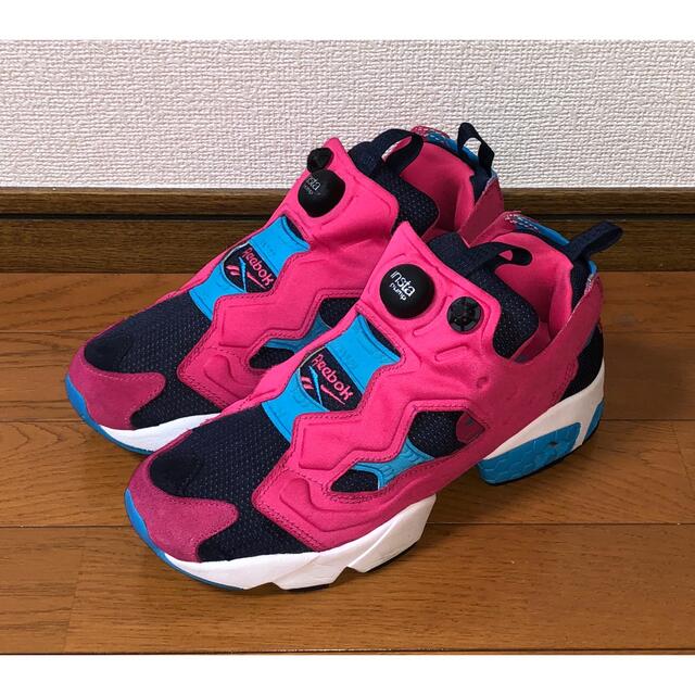 Reebok(リーボック)の良品 REEBOK PUMP FURY OG 25cm ピンク ブルー ブラック レディースの靴/シューズ(スニーカー)の商品写真