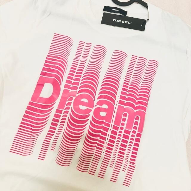 DIESEL(ディーゼル)の☆値下げ中☆【新品・未使用】DIESEL 白　Tシャツ　Ｓサイズ レディースのトップス(Tシャツ(半袖/袖なし))の商品写真