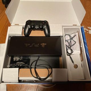 ソニー(SONY)のps4 本体　中古　美品　ソフト３つセット　期間限定値下げします(家庭用ゲームソフト)