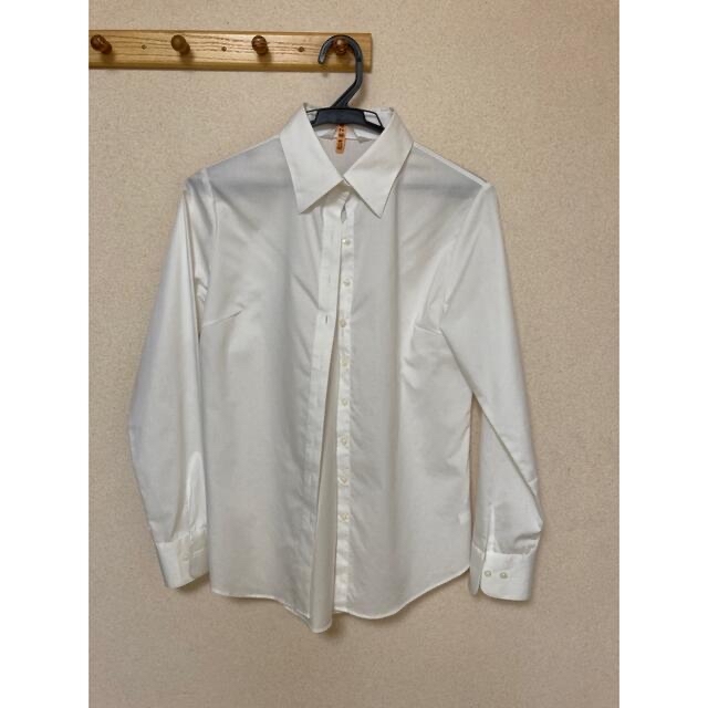 青山(アオヤマ)のビジネスシャツ・レディース（used、クリーニング済み） レディースのトップス(シャツ/ブラウス(長袖/七分))の商品写真
