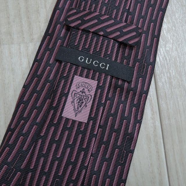 Gucci(グッチ)のグッチ GUCCI イタリア製 G柄 総柄 クレスト紋章 シルク ネクタイ メン メンズのファッション小物(ネクタイ)の商品写真