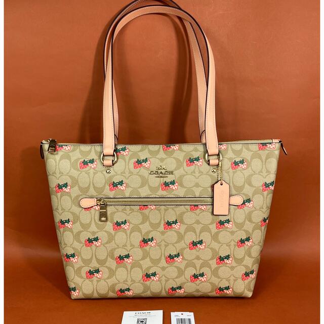 セール COACH ストロベリー トートバッグ イチゴ 新品 ギャラリー