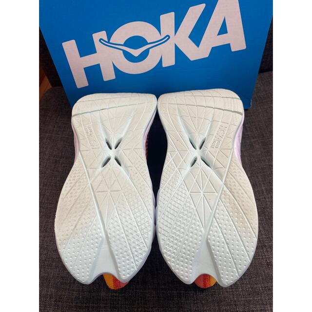 HOKA ONE ONE(ホカオネオネ)の☆特上美品☆ホカオネオネ(HOKA ONE ONE）カーボンX 3 スポーツ/アウトドアのランニング(シューズ)の商品写真