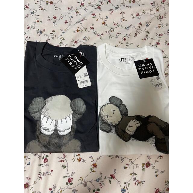 メンズkaws ユニクロ　2枚セット