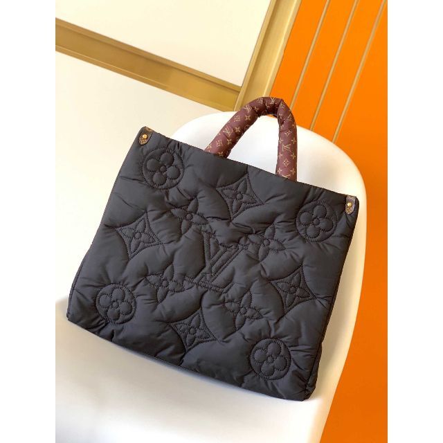 LOUIS VUITTON - ルイヴィトン オンザゴーGM ピローの通販 by まさき℠'s shop｜ルイヴィトンならラクマ