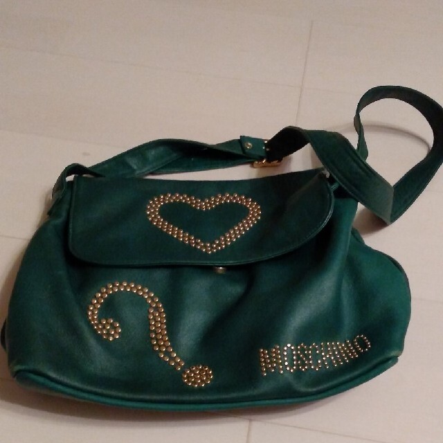 MOSCHINO(モスキーノ)の値下げします!モスキーノ　スタッズショルダーバッグ レディースのバッグ(ショルダーバッグ)の商品写真