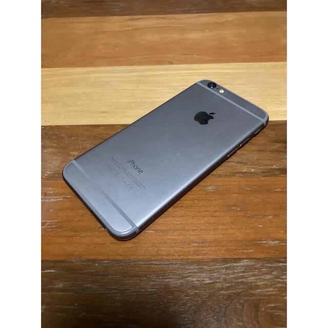 iPhone(アイフォーン)のiPhone6 silver 64GB SIMロック不明 ジャンク スマホ/家電/カメラのスマートフォン/携帯電話(スマートフォン本体)の商品写真