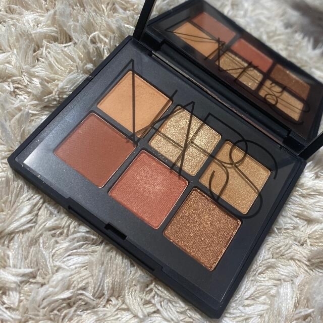 NARS(ナーズ)のNARS ヴォワヤジュール　アイシャドーパレット　1193 コスメ/美容のベースメイク/化粧品(アイシャドウ)の商品写真