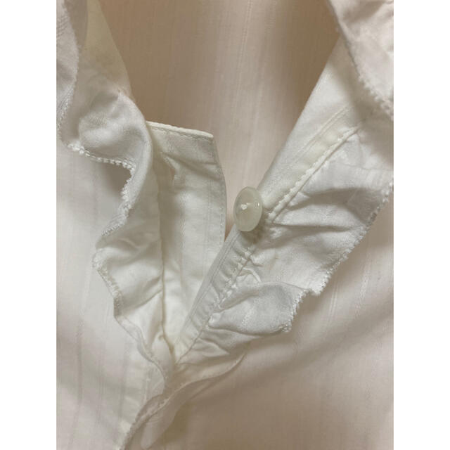 Aylesbury(アリスバーリー)のホワイトフリル襟シャツ（used、クリーニング済） レディースのトップス(シャツ/ブラウス(長袖/七分))の商品写真
