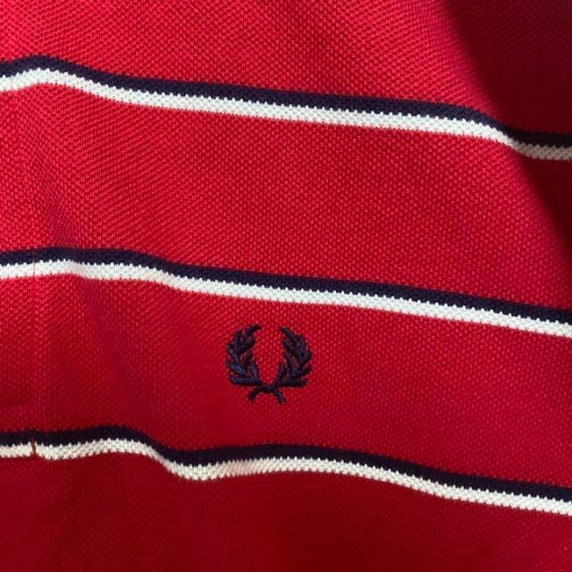 FRED PERRY(フレッドペリー)の90S フレッドペリー　ポロシャツ　赤　ボーダー　メンズ　S 半袖　刺繍　F1 メンズのトップス(ポロシャツ)の商品写真