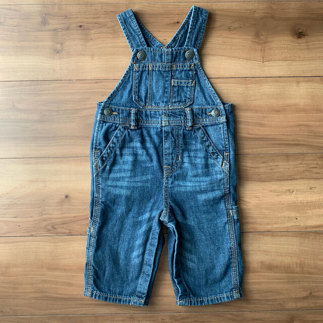 babyGAP(ベビーギャップ)のGAP baby オーバーオール　6-12ヶ月 キッズ/ベビー/マタニティのベビー服(~85cm)(パンツ)の商品写真