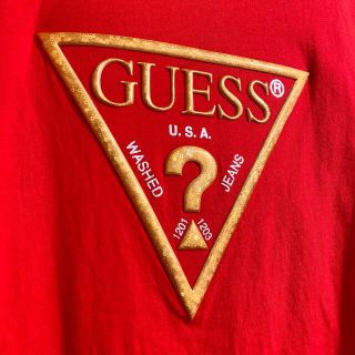 ゲス(GUESS)のGUESS　ゴールドトライアングルロゴTシャツ　M(Tシャツ/カットソー(半袖/袖なし))