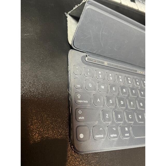Apple(アップル)の iPad Pro 9.7 Smart Keyboard シリコンケース　セット スマホ/家電/カメラのスマホアクセサリー(iPadケース)の商品写真