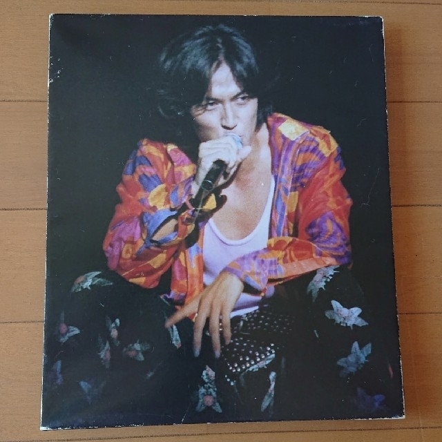 B'z 非売品 木製パネル ⑤ 稲葉浩志 エンタメ/ホビーのアート用品(パネル)の商品写真