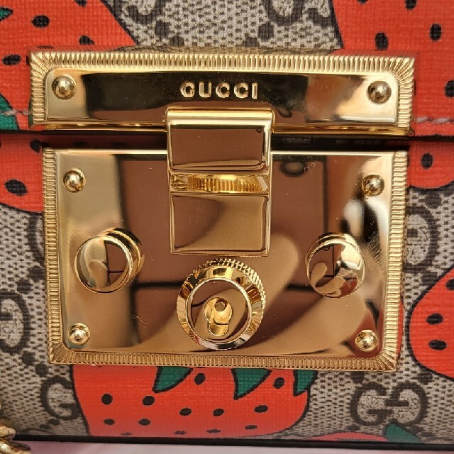 Gucci - ♦新品♦グッチ　チェーンショルダーバッグ