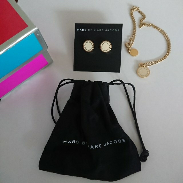 MARC BY MARC JACOBS(マークバイマークジェイコブス)のMARC JACOBSピアス&ネックレスセット レディースのアクセサリー(ピアス)の商品写真