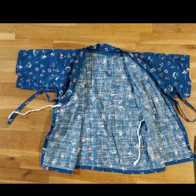 西松屋(ニシマツヤ)の男の子　甚平　100 キッズ/ベビー/マタニティのキッズ服男の子用(90cm~)(甚平/浴衣)の商品写真