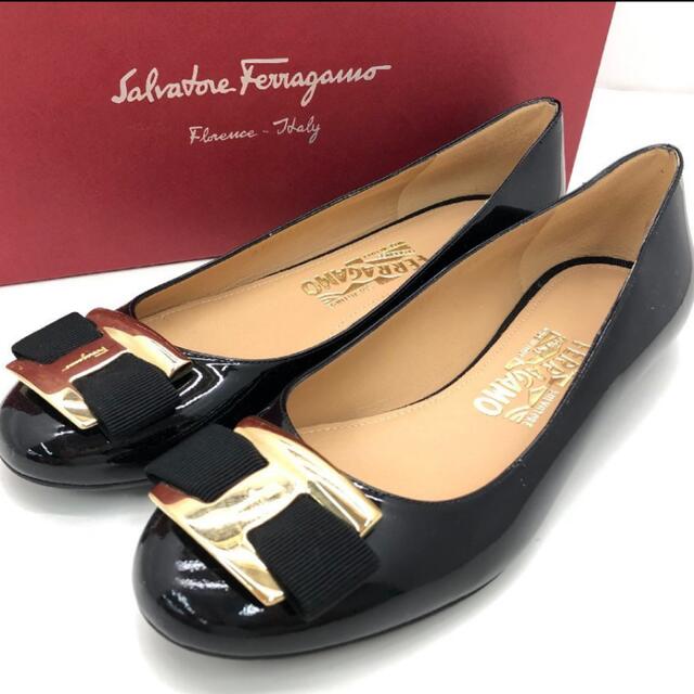 Salvatore Ferragamo - フェラガモ NINNA リボン×メタルプレート エナメル フラットシューズ の通販 by ふりる