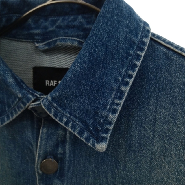 RAF SIMONS(ラフシモンズ)のRAF SIMONS ラフシモンズ 19AW BIG FIT DENIM SHIRT ロゴ刺繍 オーバーサイズデニムシャツジャケット インディゴ メンズのジャケット/アウター(Gジャン/デニムジャケット)の商品写真