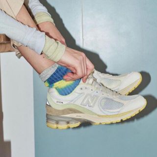 オーラリー(AURALEE)のauralee×new balance 2002r 23.5(スニーカー)