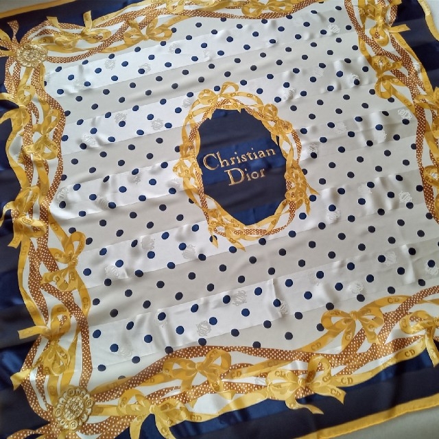 Christian Dior(クリスチャンディオール)のクリスチャンディオール＊クリスチャンディオール＊ゴールドリボンテープ柄スカーフ レディースのファッション小物(バンダナ/スカーフ)の商品写真