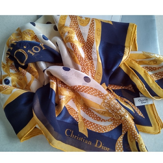 Christian Dior(クリスチャンディオール)のクリスチャンディオール＊クリスチャンディオール＊ゴールドリボンテープ柄スカーフ レディースのファッション小物(バンダナ/スカーフ)の商品写真
