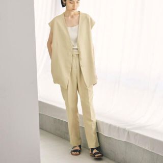 トゥデイフル(TODAYFUL)のCollarless Twill Vest Tapered Tuck Pants(ベスト/ジレ)