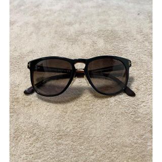 トムフォード(TOM FORD)の断捨離したいので格安出品。美品！TOMFORD サングラス　男女兼用　箱付き(サングラス/メガネ)