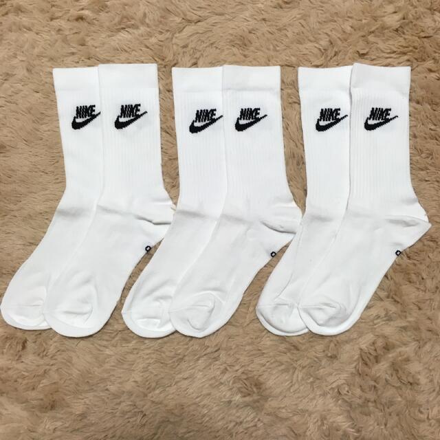 NIKE(ナイキ)のナイキ ソックス エッセンシャル 3P クルーソックス 27〜29cm メンズのレッグウェア(ソックス)の商品写真