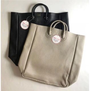 ヤングアンドオルセン(YOUNG&OLSEN)のYOUNG&OLSEN /EMBOSSED LEATHER TOTE Lサイズ(トートバッグ)