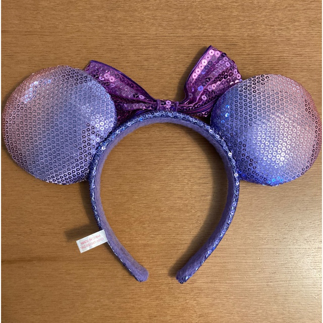 Disney(ディズニー)の【Disney】ミニースパンコールカチューシャ(パープル) エンタメ/ホビーのおもちゃ/ぬいぐるみ(キャラクターグッズ)の商品写真