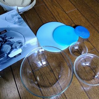 パイレックス(Pyrex)の岩城硝子◆ガラスボウル3点セット◆ふた付き(調理道具/製菓道具)