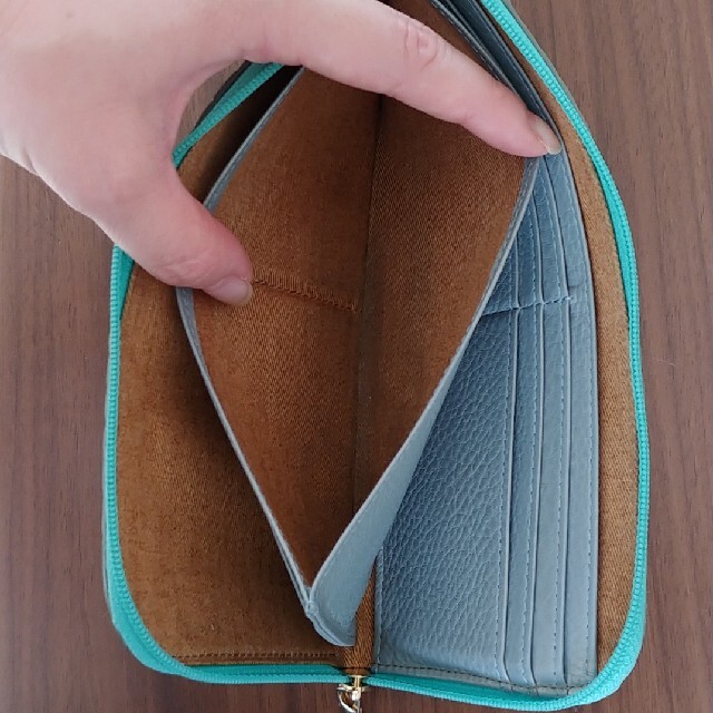 ATAO(アタオ)のアタオ　長財布　エメラルドグリーン✨ レディースのファッション小物(財布)の商品写真