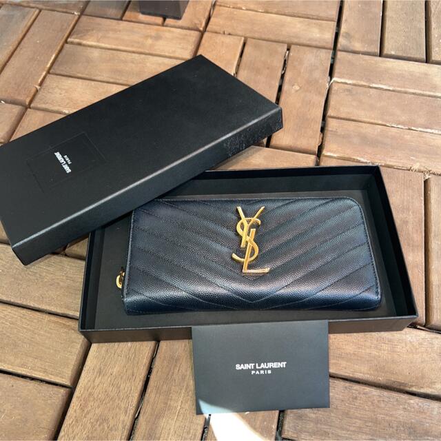 Saint Laurent(サンローラン)の美品！正規品！SAINT LAURENT ラウンドファスナー長財布 レディースのファッション小物(財布)の商品写真