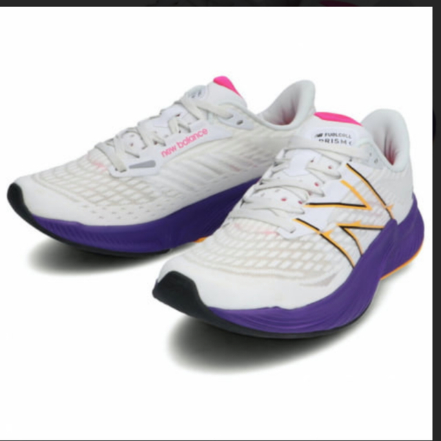 New Balance(ニューバランス)の【ぼーたろ様専用】ニューバランス フューエルセルプリズム23cm スポーツ/アウトドアのランニング(シューズ)の商品写真