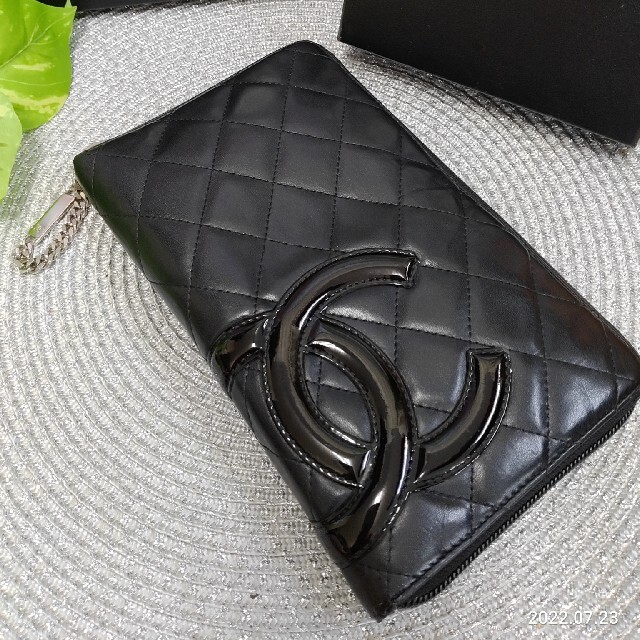 CHANEL(シャネル)のシャネルカンボンライン黒ココマーク長財布正規品 レディースのファッション小物(財布)の商品写真