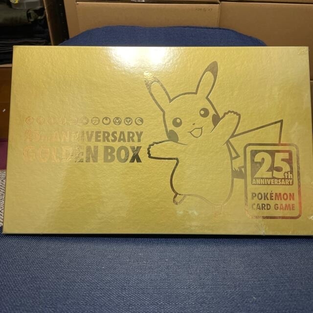 ポケモン(ポケモン)の未開封　新品　ANNIVERSARY GOLDEN BOX 25th 25 エンタメ/ホビーのトレーディングカード(Box/デッキ/パック)の商品写真