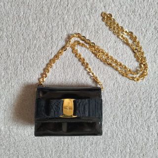 フェラガモ(Ferragamo)のフェラガモ　流行りのミニバック　お買い得！(ショルダーバッグ)