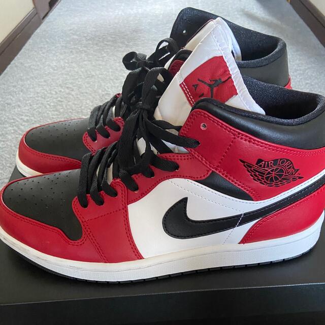 NIKE AIR JORDAN 1 MID CHICAGO BLACK TOE