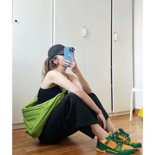 ください PRADA トライアングル キャンバスバッグの通販 by Jared
