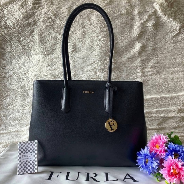 美品✨FURLA フルラ テッサ トートバッグ ショルダーバッグ 肩がけ A4