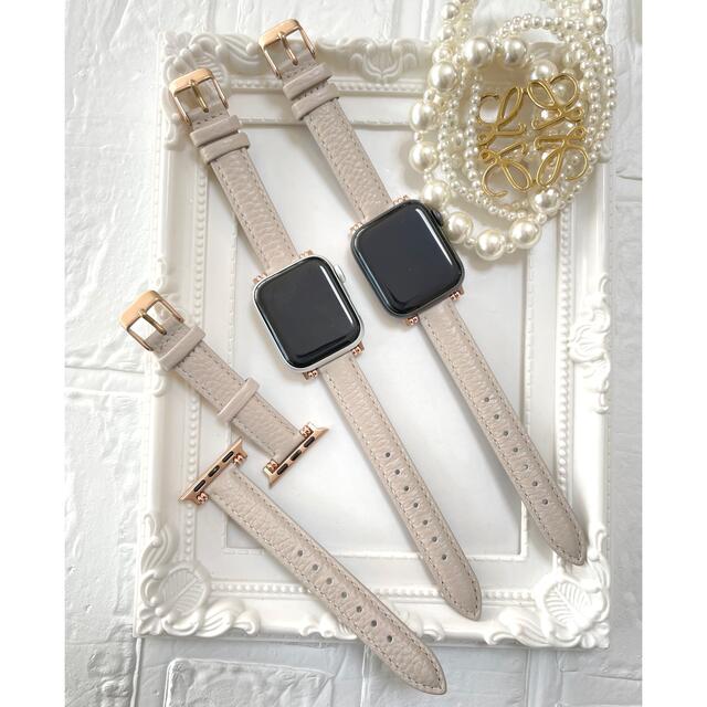 Apple Watch(アップルウォッチ)のレザー　アイボリー　スリム　アップルウォッチ　ベルト　バンド レディースのファッション小物(腕時計)の商品写真