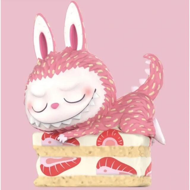 popmart Labubu strawberry  fraisier cake