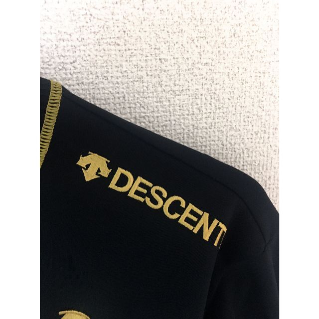 DESCENTE(デサント)の【美品】DESCENTE デサント ゴールド刺繍 ジャージ M 黒 メンズのトップス(ジャージ)の商品写真