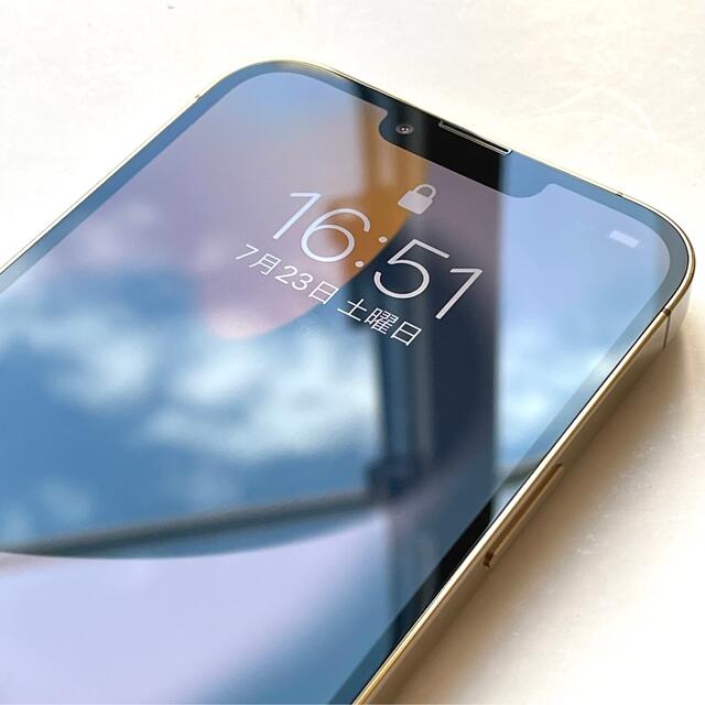 iPhone(アイフォーン)のiPhone 13 Pro Max 1TBゴールドキズなし電池100%保証9ヶ月 スマホ/家電/カメラのスマートフォン/携帯電話(スマートフォン本体)の商品写真