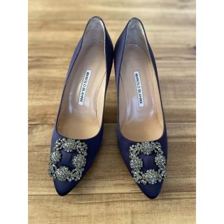 マノロブラニク(MANOLO BLAHNIK)のMANOLO BLAHNIK（マノロ・ブラニク）ビジューサテンパンプス(ハイヒール/パンプス)