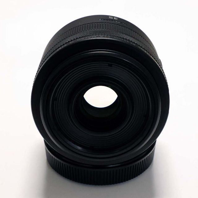 Canon(キヤノン)の【保証付】RF 35mm F1.8 MACRO IS STM スマホ/家電/カメラのカメラ(レンズ(単焦点))の商品写真