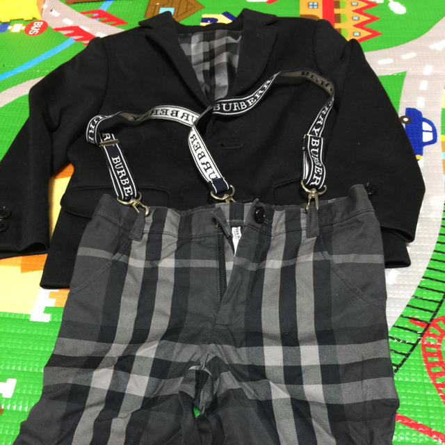 BURBERRY(バーバリー)の専用 バーバリー キッズ/ベビー/マタニティのキッズ服男の子用(90cm~)(ジャケット/上着)の商品写真